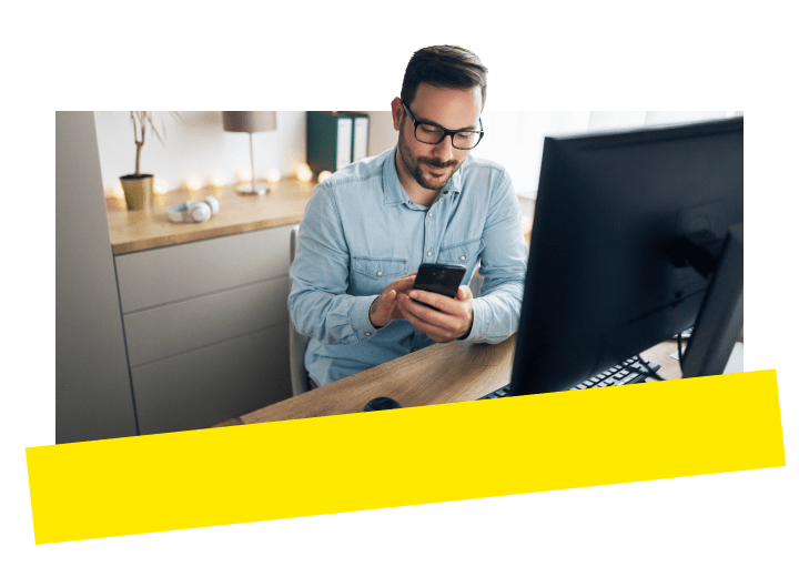 Young professional using GoTo Connect Contact Center to track omnichannel experiences across devices and platforms.
